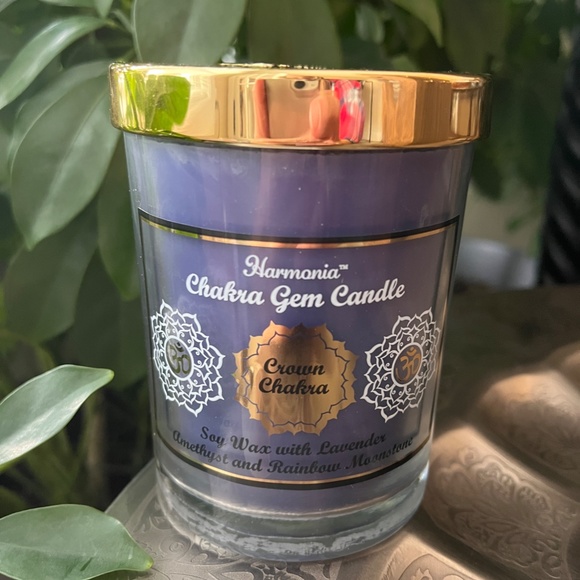 SOY WAX Lavender Amethyst and Rainbow Moonstone Chakra Gem Candle - Picture 3 of 5